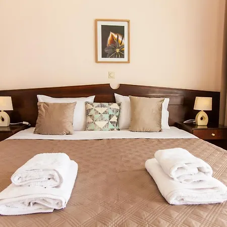 Thetis Hotel 2*