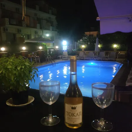 Ξενοδοχείο Thetis 2*